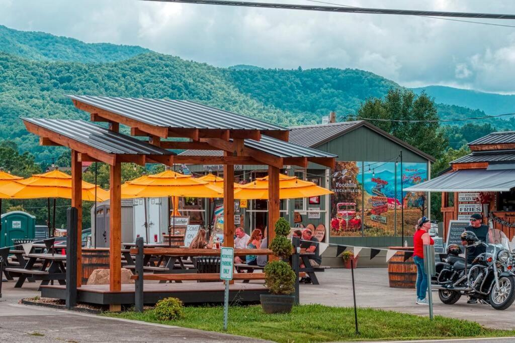 The Moondance Cabin By Lightfoot Stays Vacation Rentals Sevierville Exteriör bild