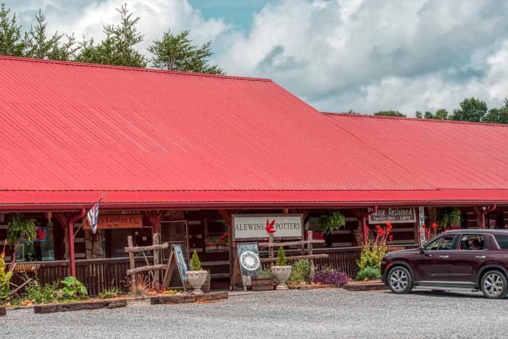 The Moondance Cabin By Lightfoot Stays Vacation Rentals Sevierville Exteriör bild