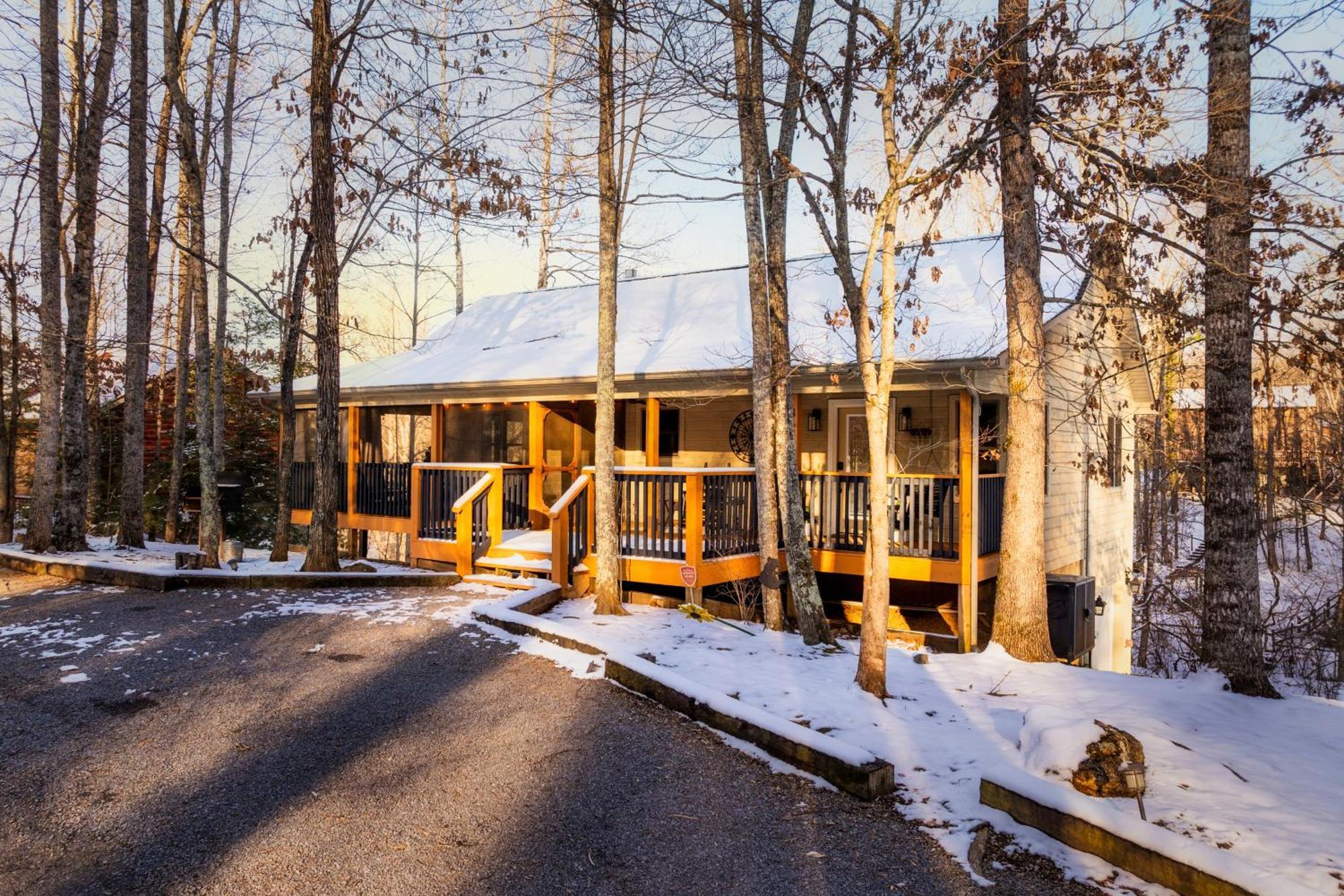 The Moondance Cabin By Lightfoot Stays Vacation Rentals Sevierville Exteriör bild
