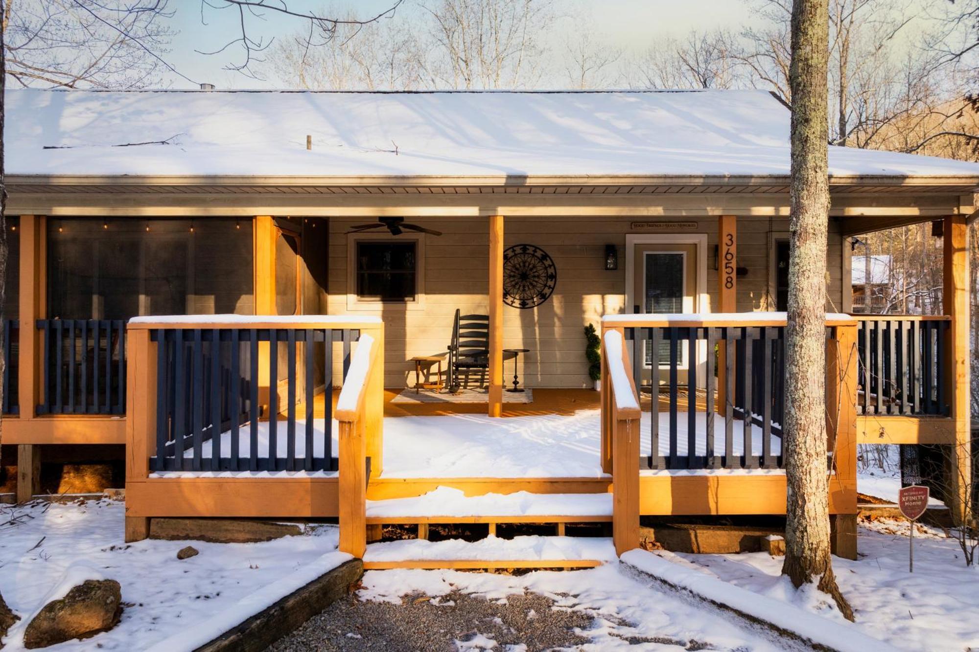 The Moondance Cabin By Lightfoot Stays Vacation Rentals Sevierville Exteriör bild